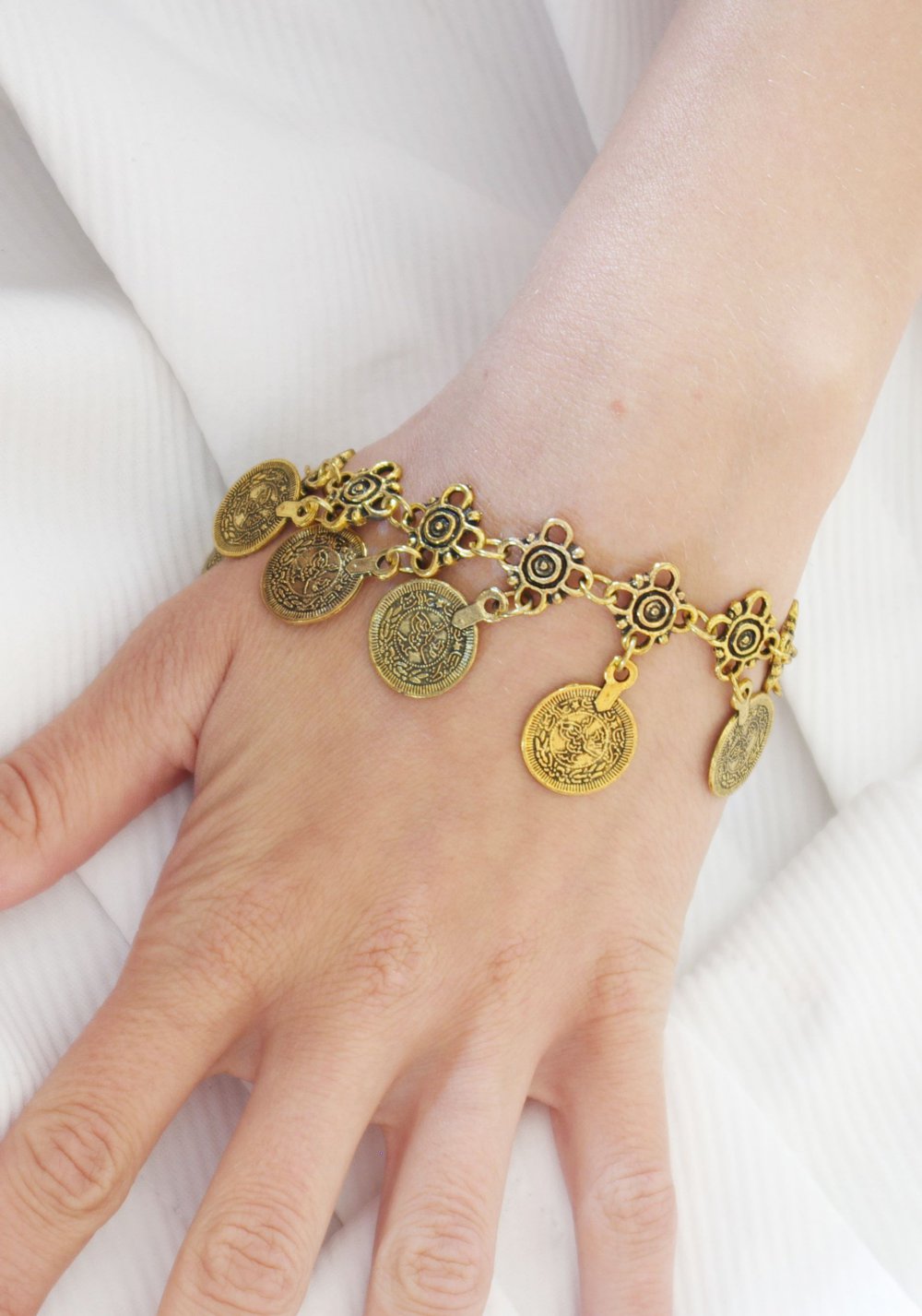 Zartes goldenes Bettelarmband Fußkettchen Blumen Münzen Armkette Hippie Goa Nasty Gal