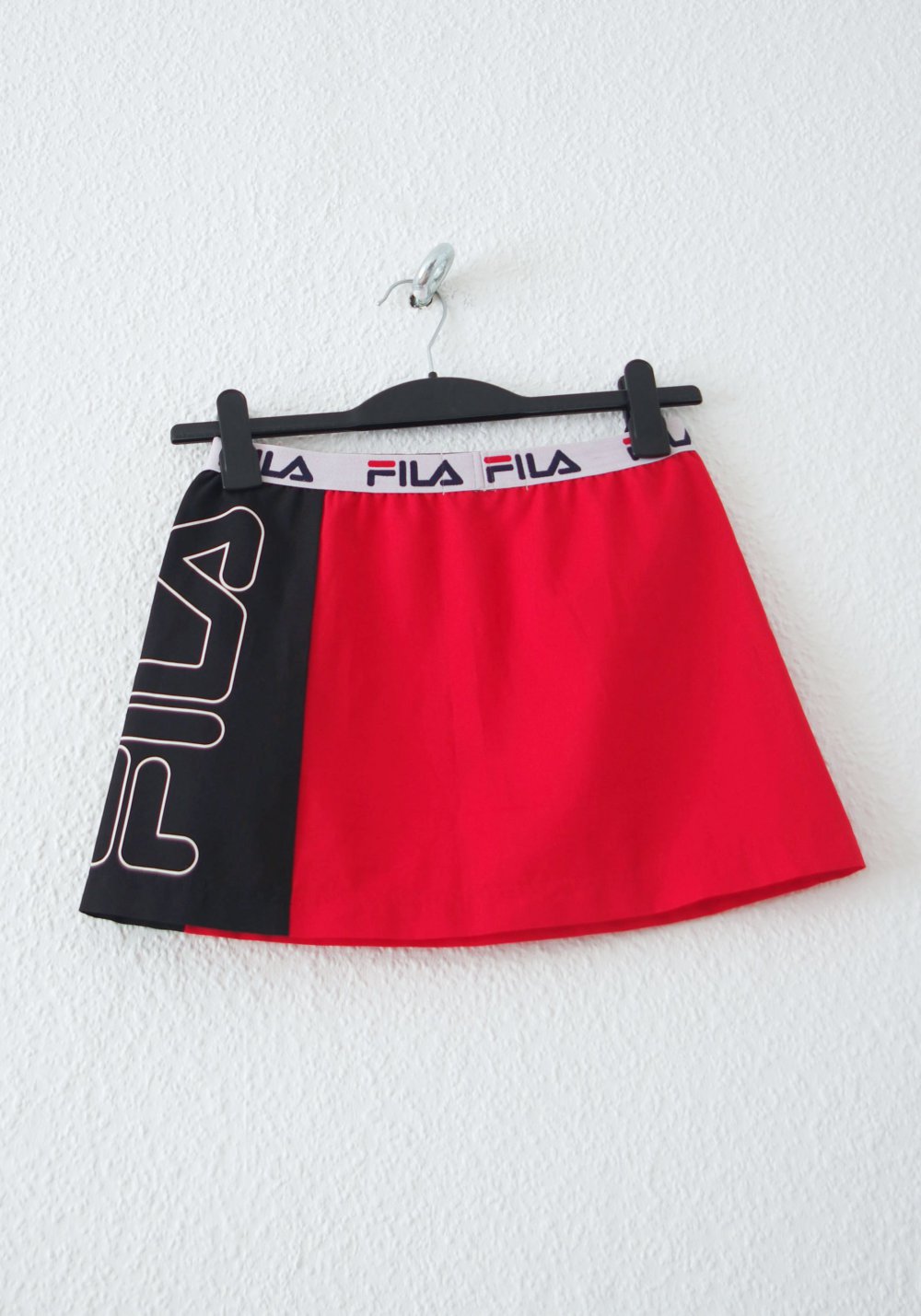 Auffälliger FILA Minirock Gr. S M Logo Trackskirt Technobarbie Rave Festival y2k