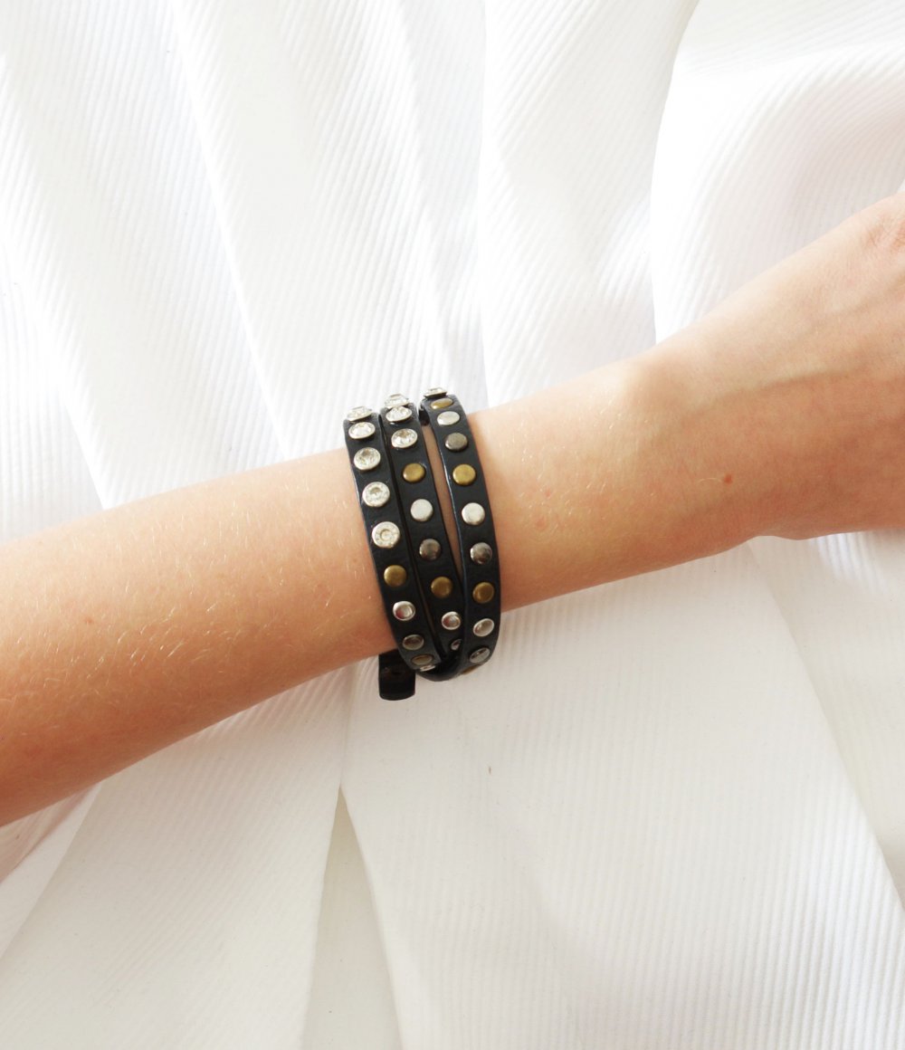 Chunky Nasty Gal Kunstlederarmband schwarz Nieten Techno Rave