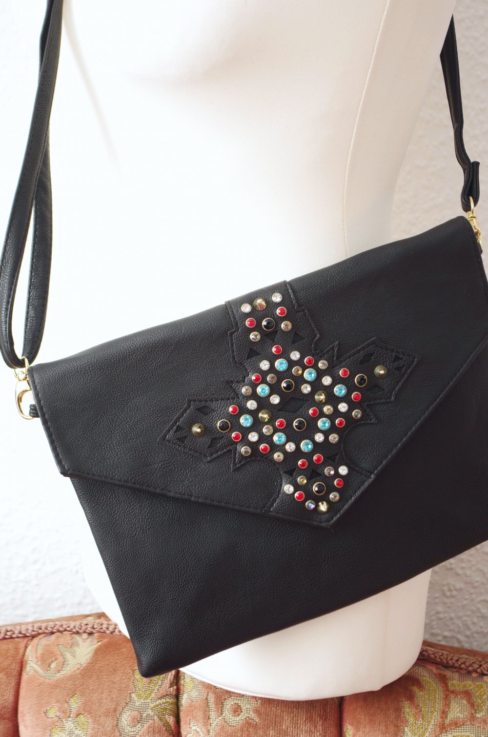 Ausgefallene Dollskill Handtasche Goth Kunstleder bratz Kreuz Clutch Nieten studs Biker Technobarbie