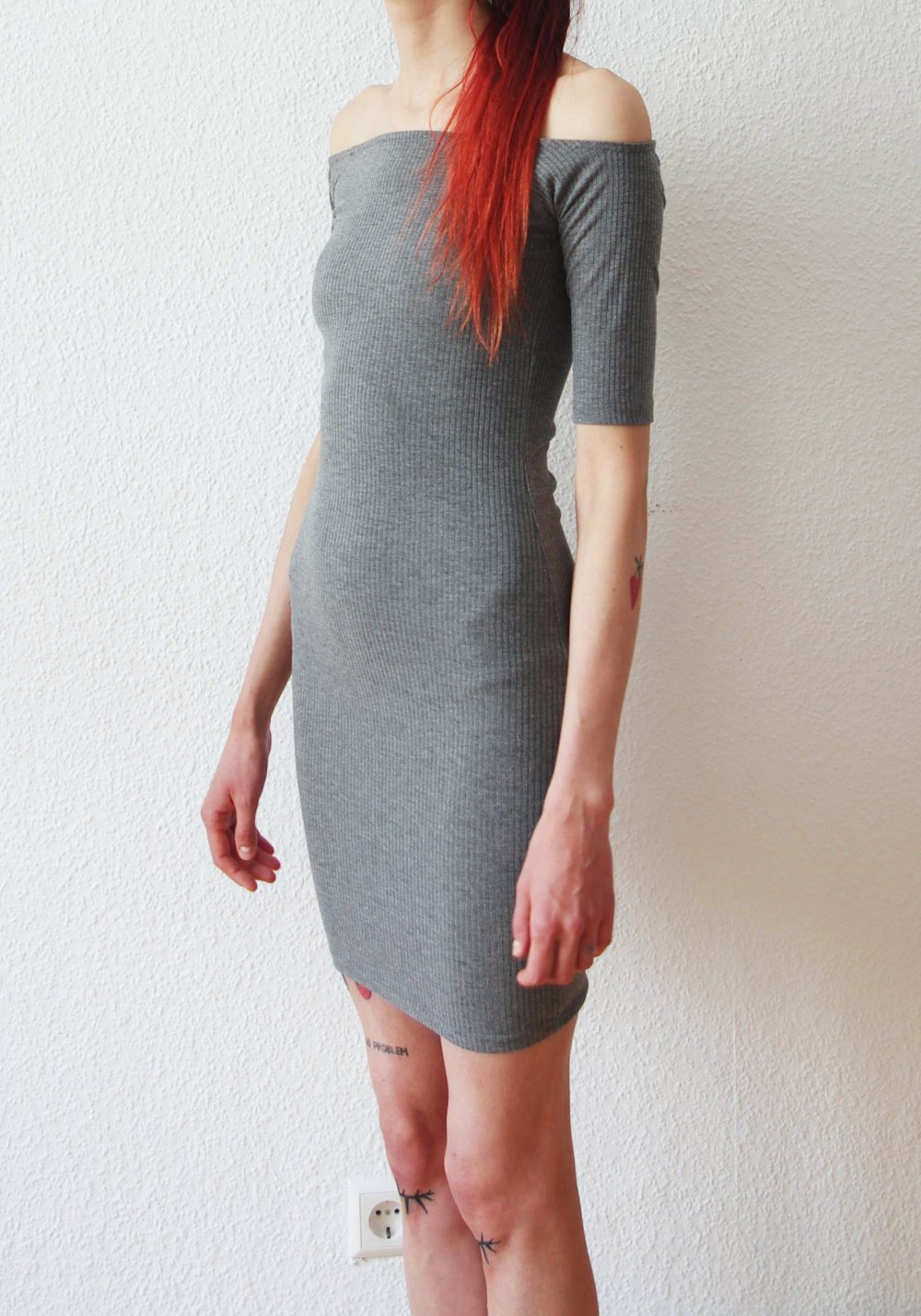 Figurbetonendes Offshoulder Kleid Gr. S 36 38 Technoelfe Feinripp schulterfrei 90er bratz