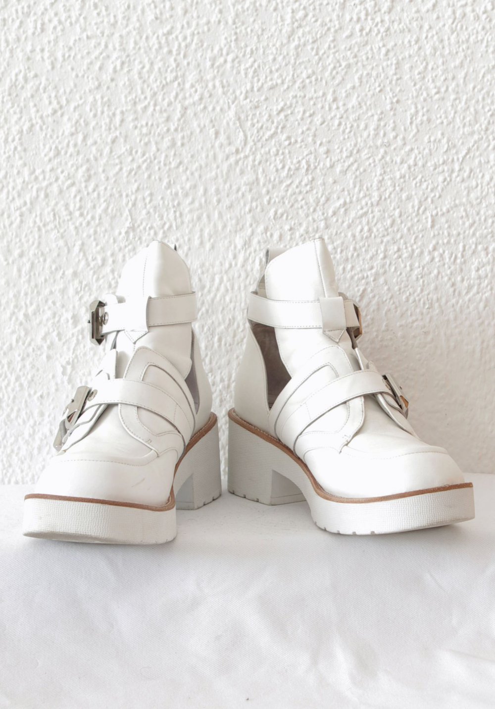 Chunky Jeffrey Campbell Bikerboots Gr. 41 41,5 Coltrane Cutouts Buckle Nieten Techno Festival