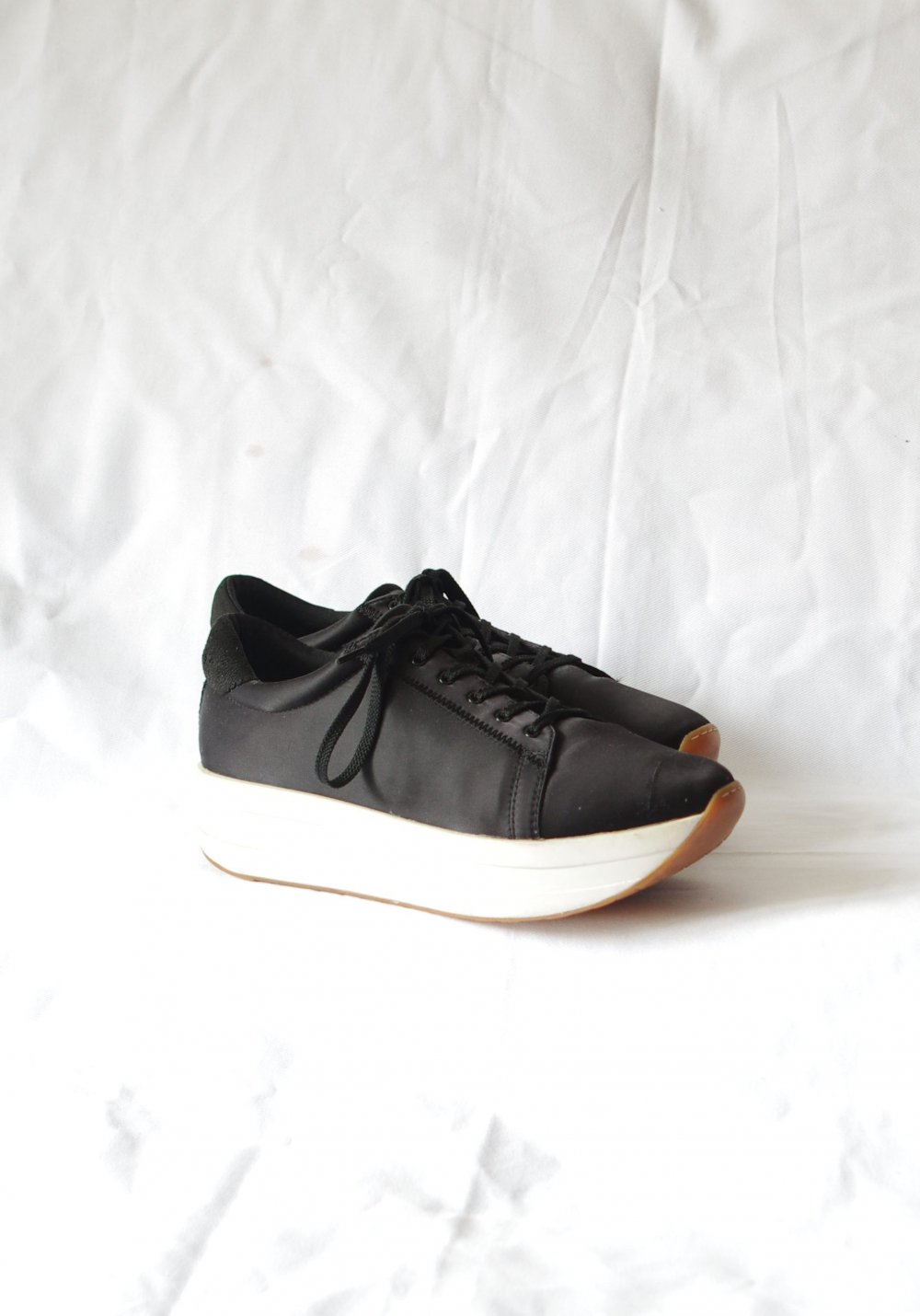 Coole Vagabond Casey Plateau Sneakers Gr. 41 Satin shiny schwarz weiß Festival Schnürstiefel Dollskill