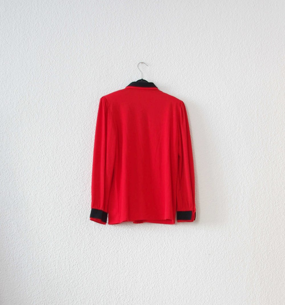 Knallrote Vintagebluse Gr. 38 S M  schwarze Kontraste Schulterpolster