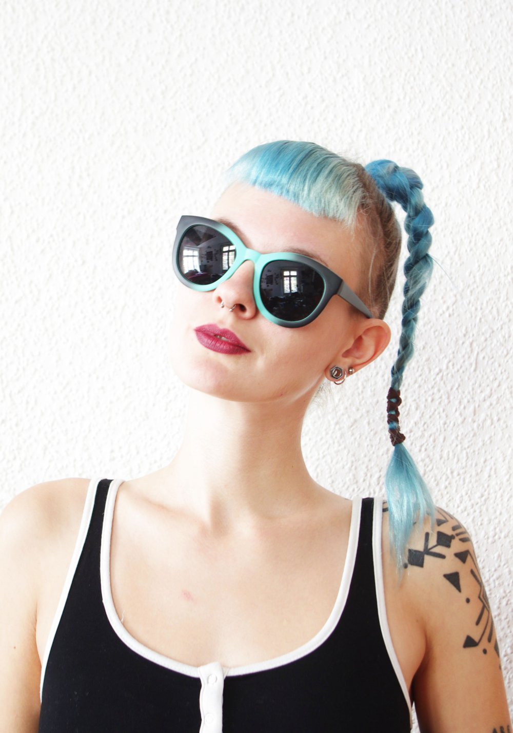 Lässige Sonnenbrille mint schwarz retro Nasty Gal Farbverlauf Technobarbie Festival