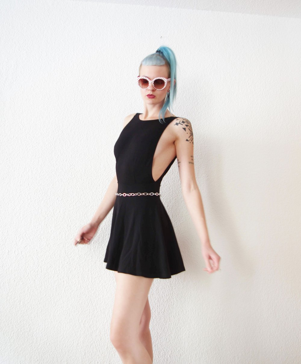 Schwarzes American Apparel Skaterkleid Gr. S 36 38 Rückenausschnitt Sideboob