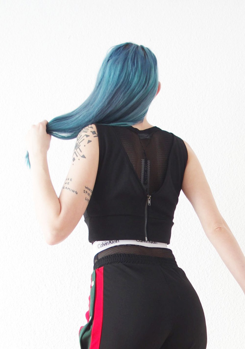 Minimalistisches Guess Crop Top Gr. L 42 40 Rave Bustier Technobarbie Festival capsule Bralet