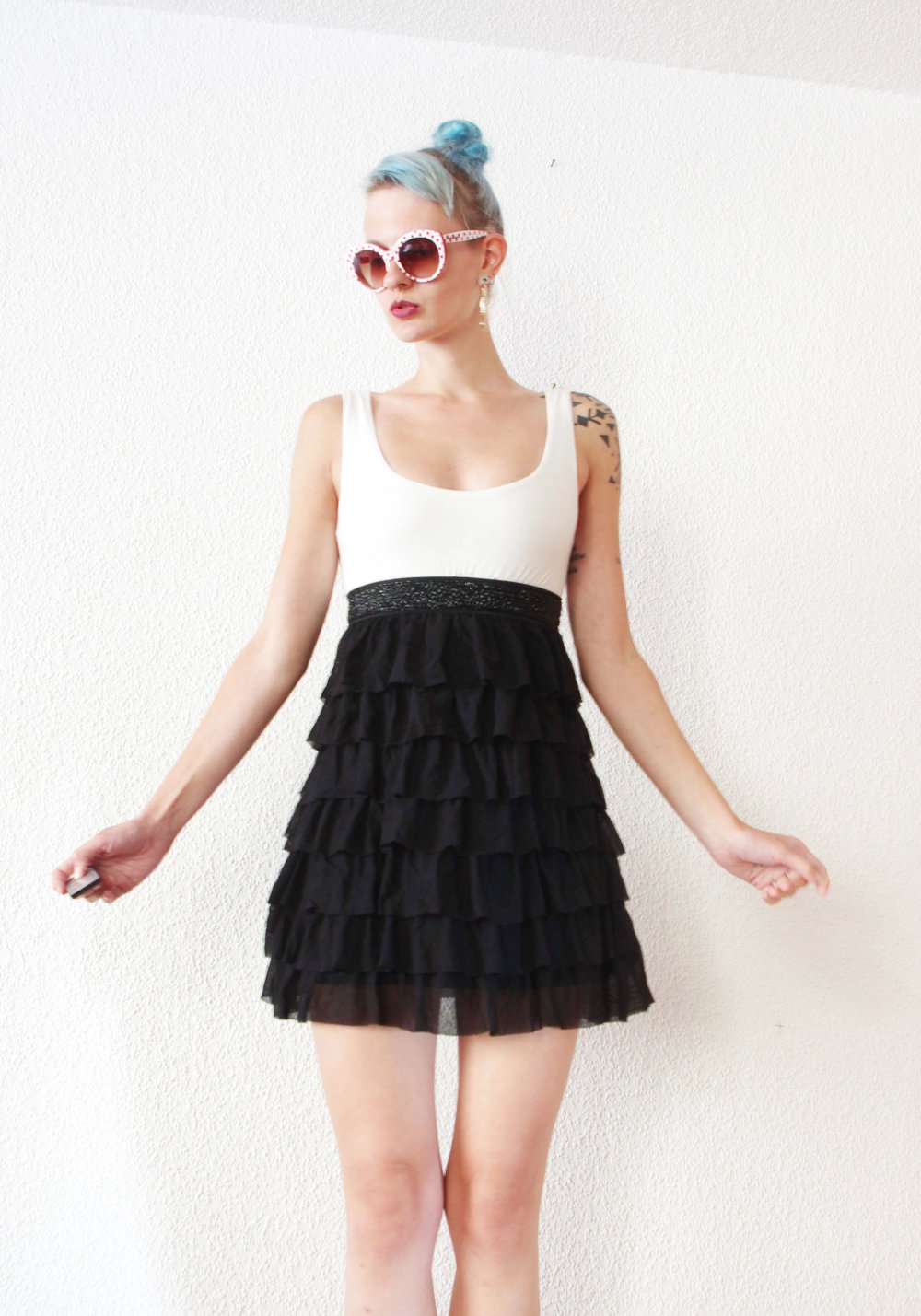 Schwarz weißes Cocktailkleid Gr. S M 38 Mesh Rüschen Shirtkleid Glitzer