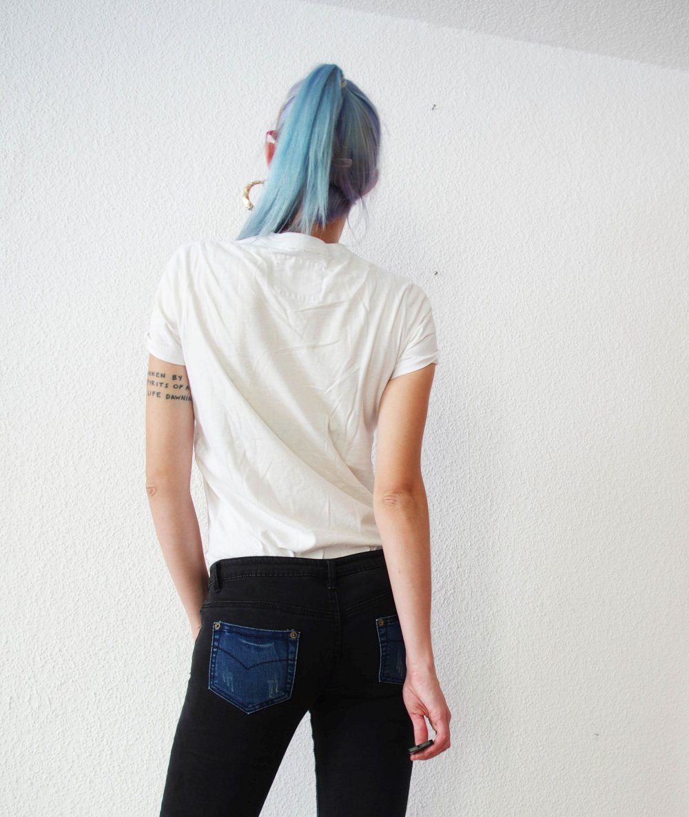 Vielseitiges Print Shirt Gr. S M 36 38 boyfriend Hollister Logo Festival minimalistic capsule