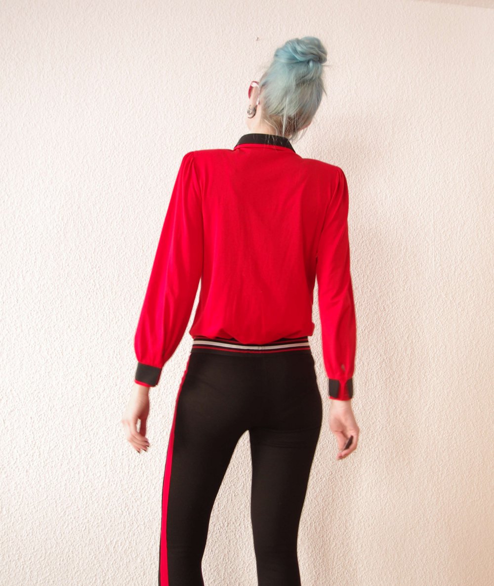 Knallrote Vintagebluse Gr. 38 S M  schwarze Kontraste Schulterpolster