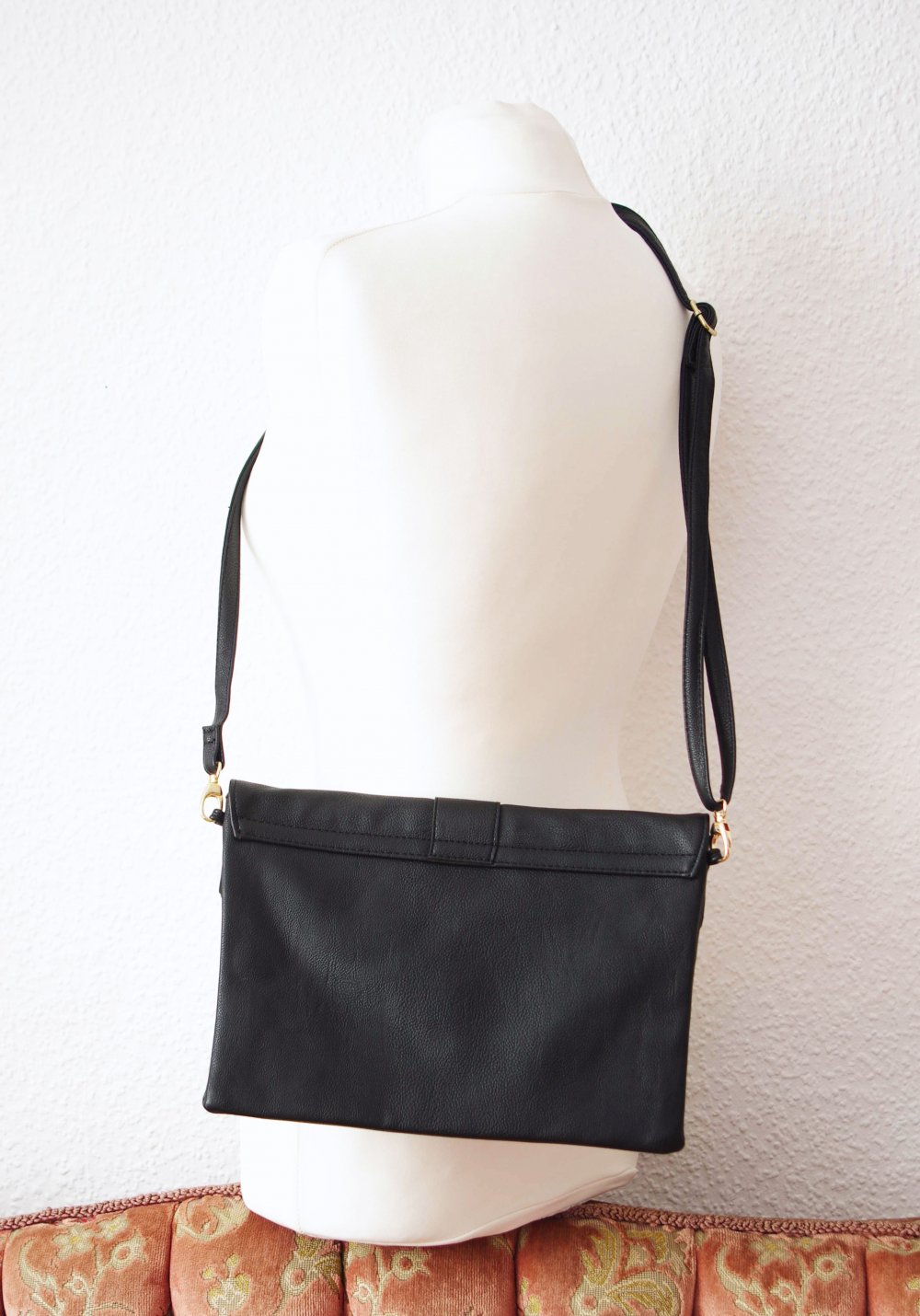 Ausgefallene Dollskill Handtasche Goth Kunstleder bratz Kreuz Clutch Nieten studs Biker Technobarbie