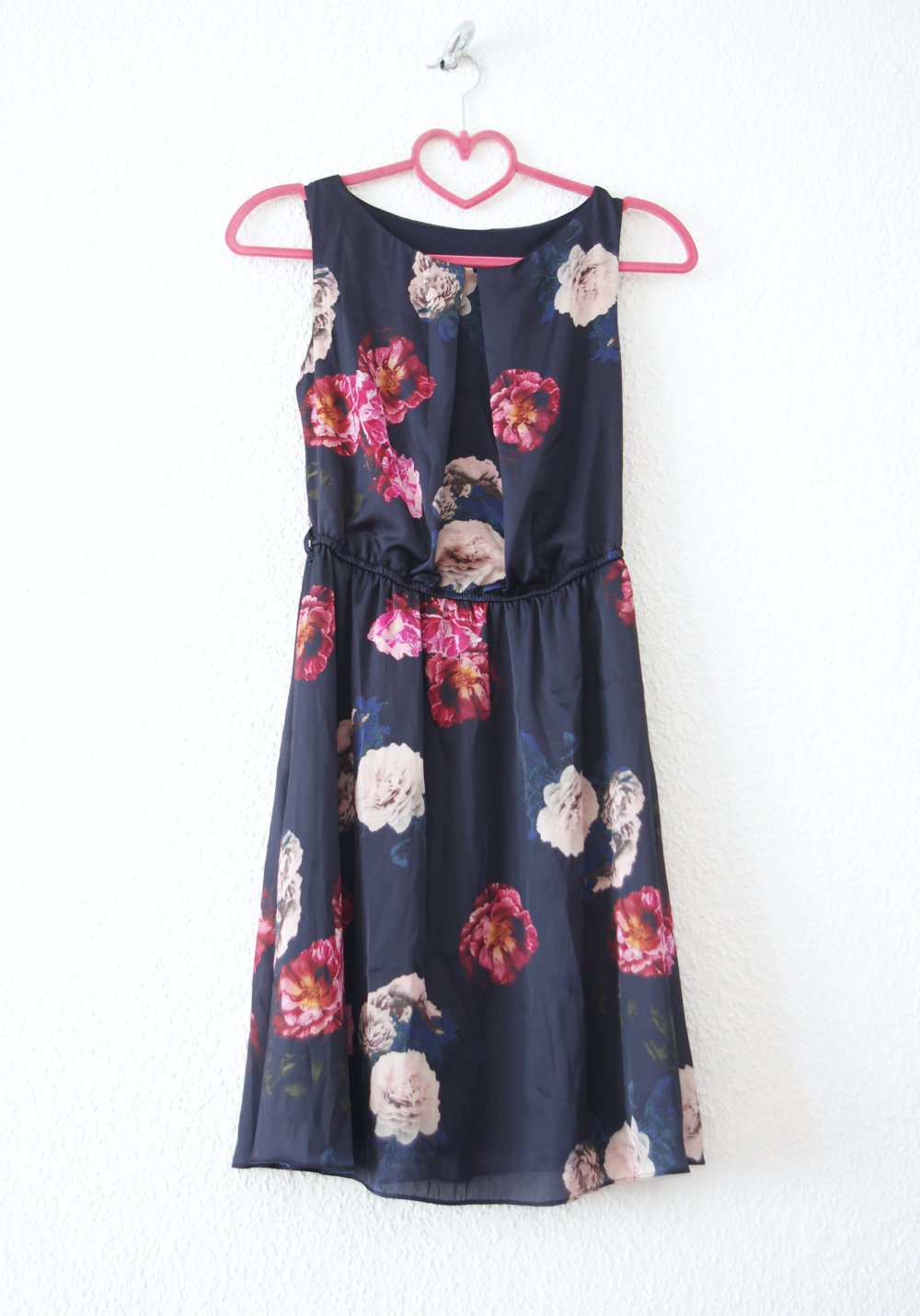 Glänzendes retro Kleid Gr. S 36 38 floral Blumen Sommer Pinup Abiball Abiparty