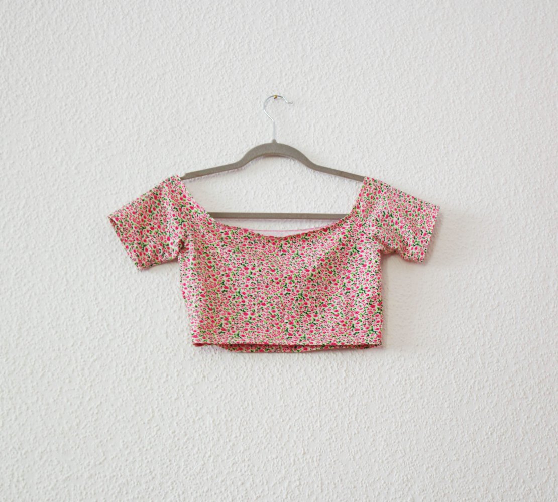 Sommerliches American Apparel offshoulder Crop Top Gr. L M rosa Festival