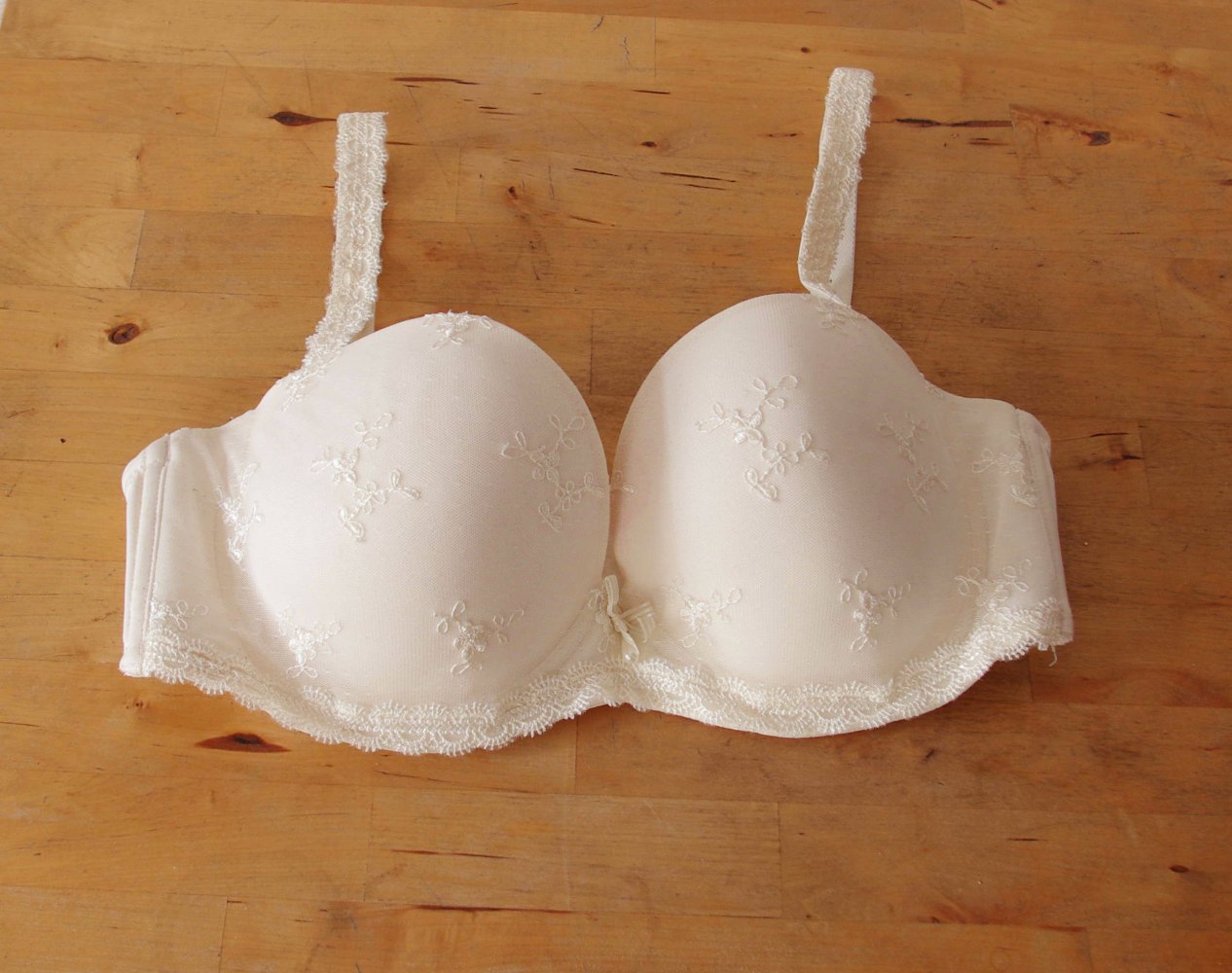 Cremefarbener Marie Lingerie BH 75D Ceremony trägerlos