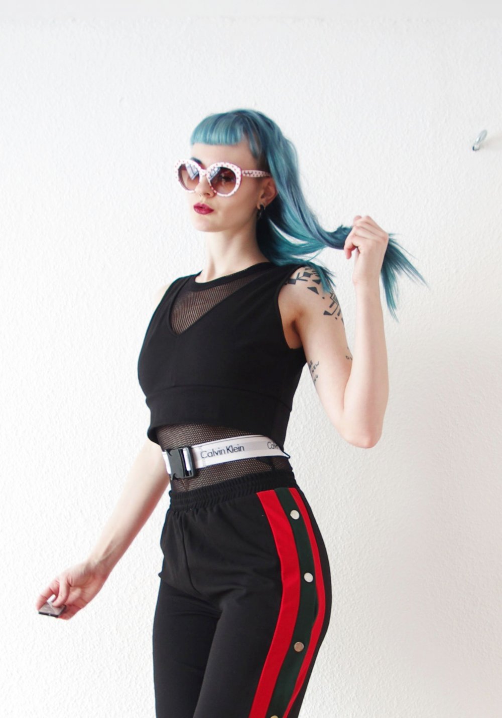 Minimalistisches Guess Crop Top Gr. L 42 40 Rave Bustier Technobarbie Festival capsule Bralet