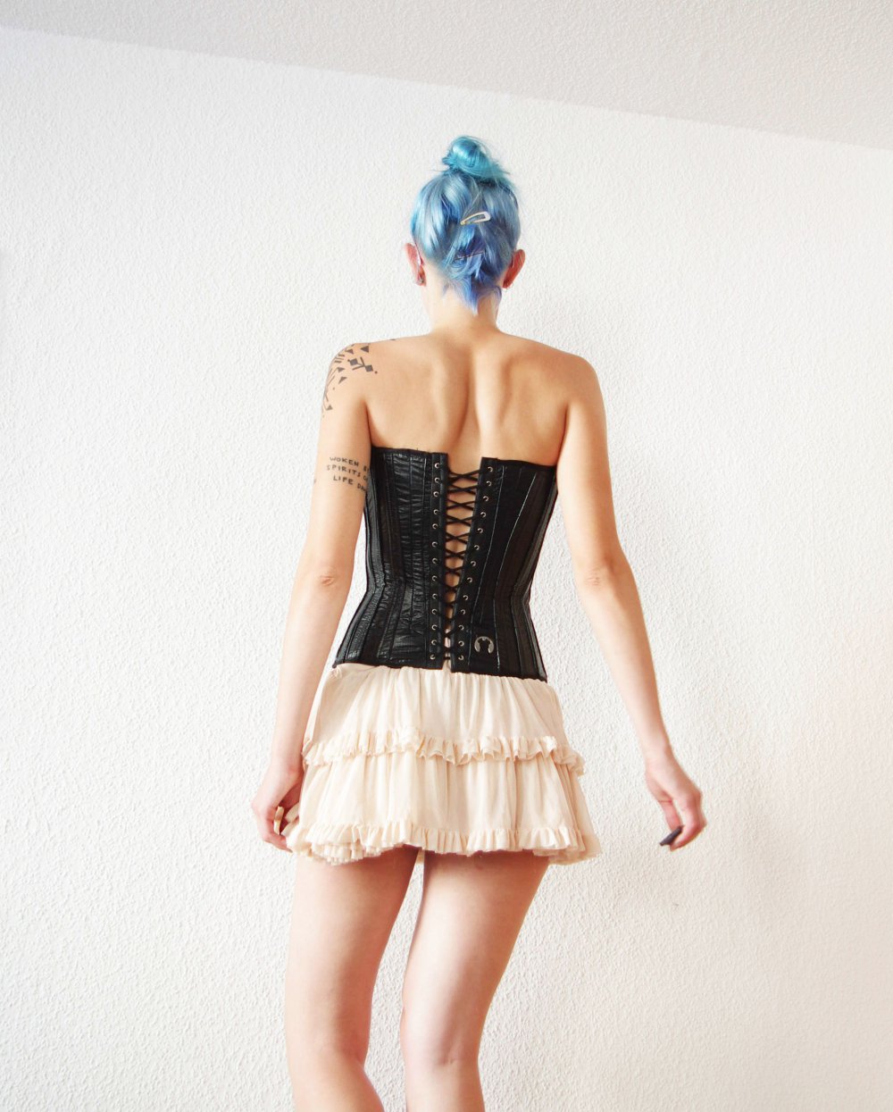 Ausgefallene Kunstledercorsage Gr. S 36 38 Halbbrust Wetlook Schnallen 