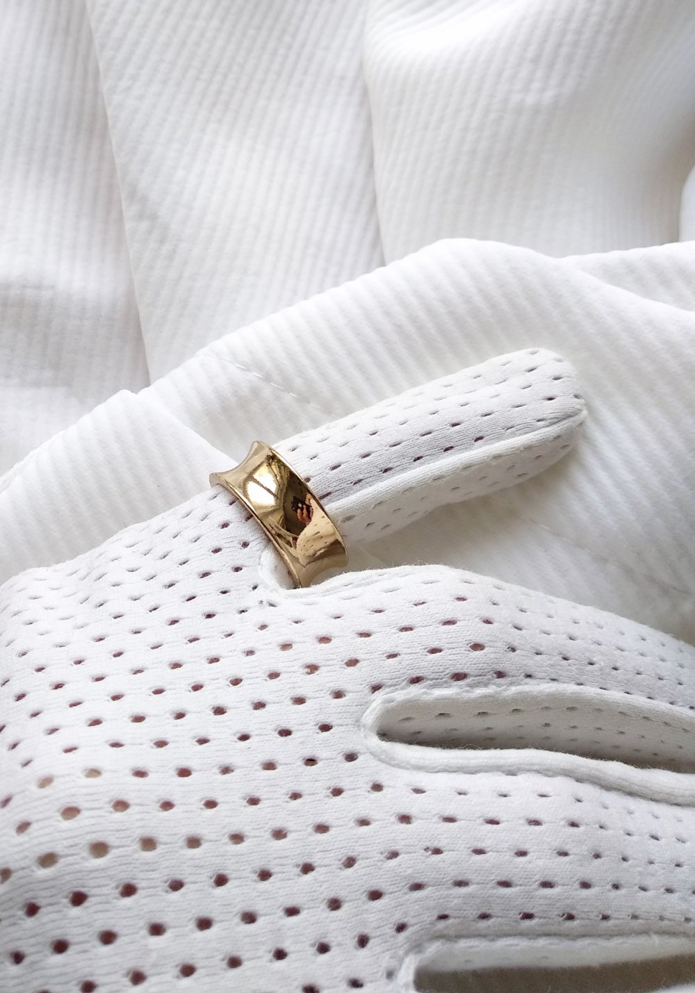 Chunky 80er retro Ring Gr. 55 goldfarbend Technobarbie Tarot witchy graphic goth