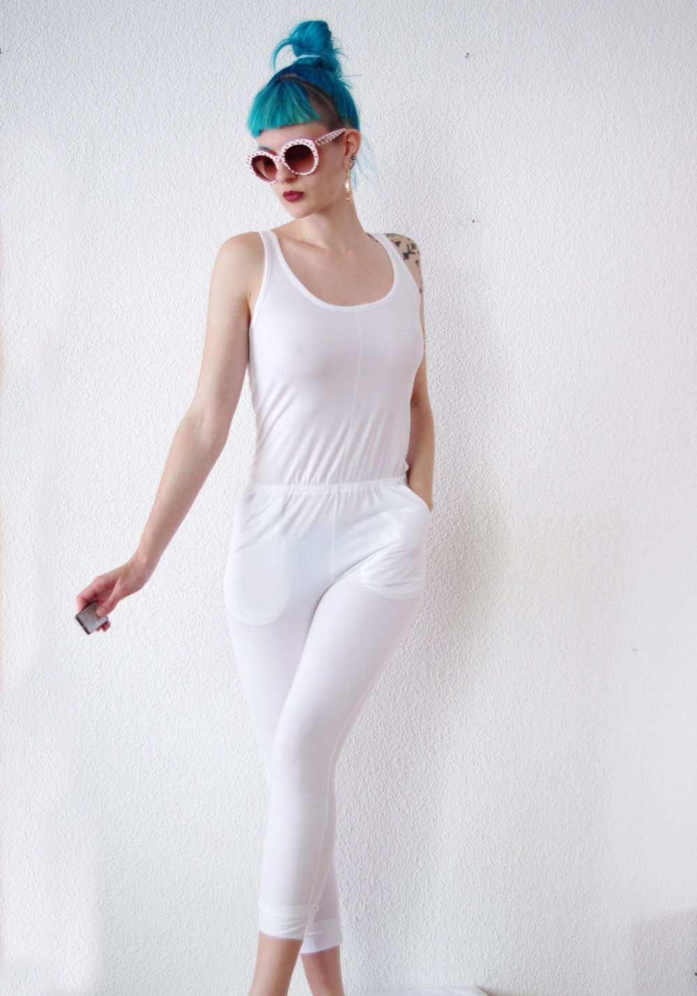 Sportlicher Jumpsuit Einteiler Gr. 38 40 legere weiß locker Techno Strand y2k elegant