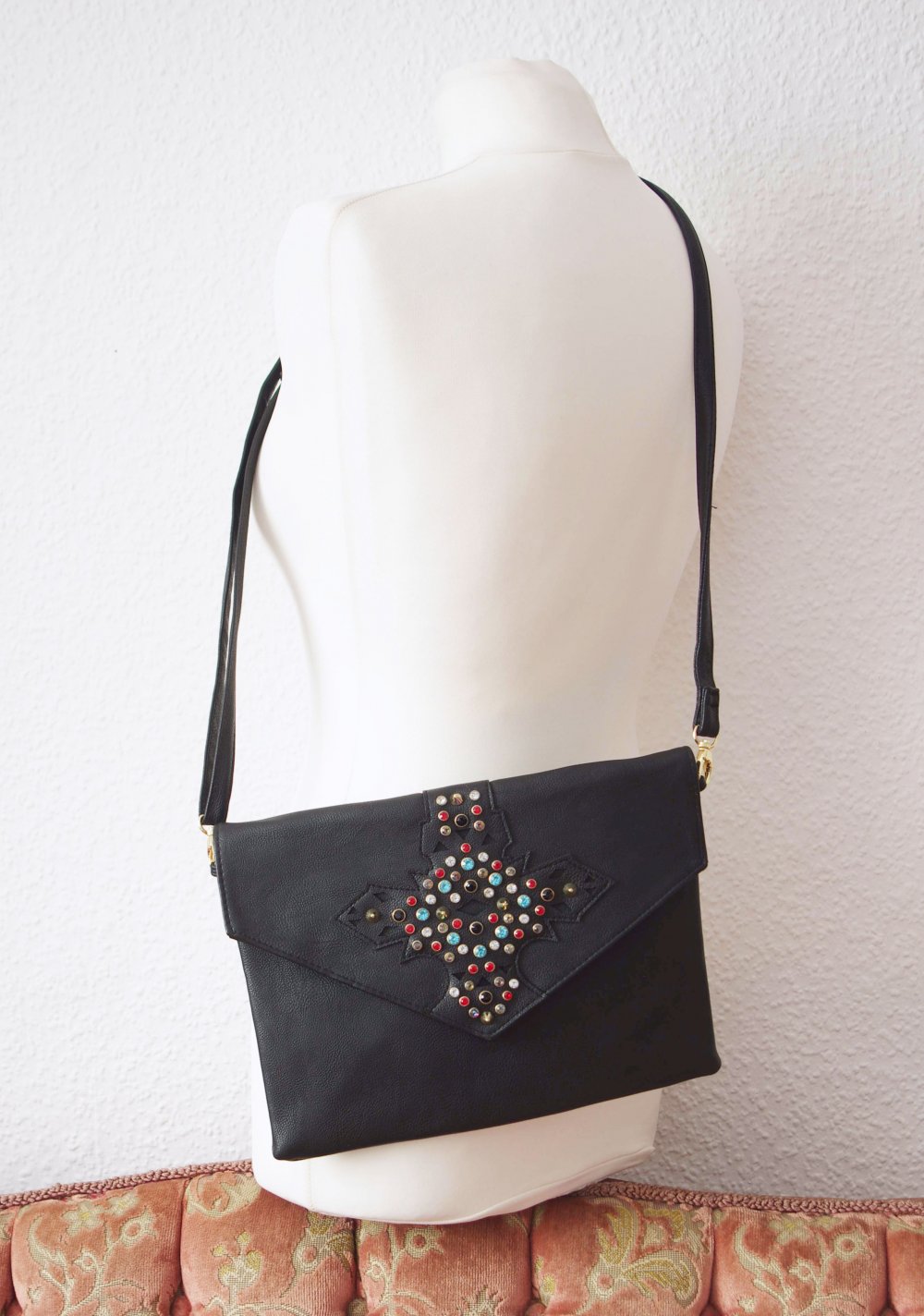 Ausgefallene Dollskill Handtasche Goth Kunstleder bratz Kreuz Clutch Nieten studs Biker Technobarbie