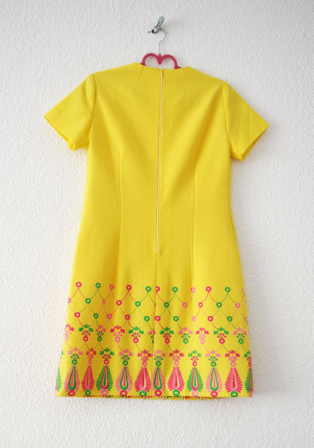 Sonnengelbes Pinup vintage Kleid Gr. 38/40 Stickerei Boho retro Stickerei maßgefertigt