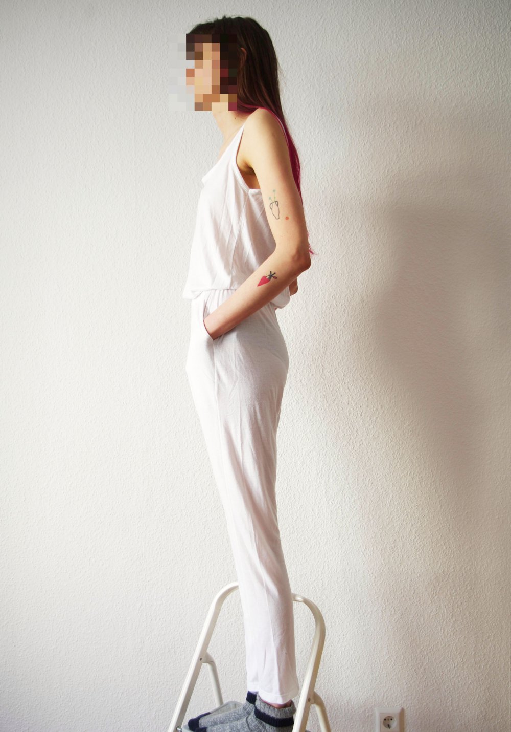 Sportlicher Jumpsuit Einteiler Gr. 38 40 legere weiß locker Techno Strand y2k elegant