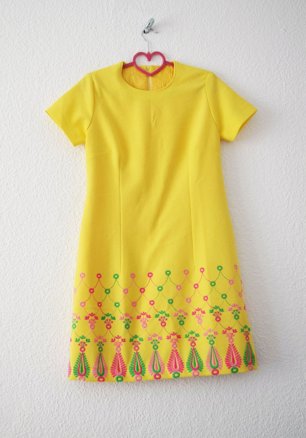 Sonnengelbes Pinup vintage Kleid Gr. 38/40 Stickerei Boho retro Stickerei maßgefertigt