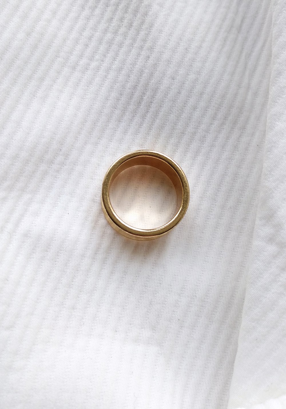 Chunky 80er retro Ring Gr. 55 goldfarbend Technobarbie Tarot witchy graphic goth