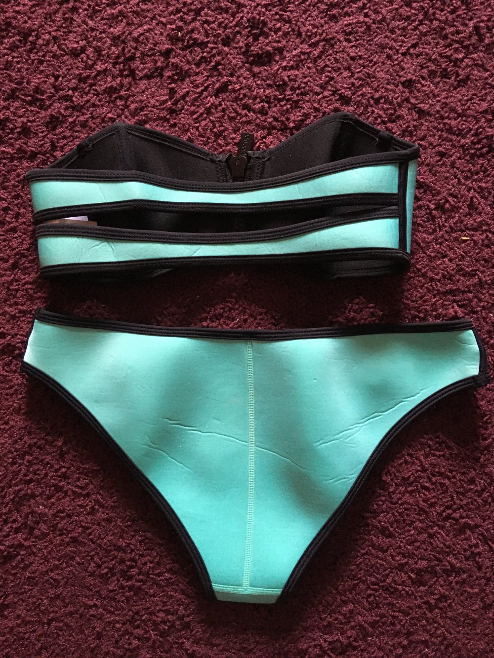 Türkisfarbener Neopren Bikini