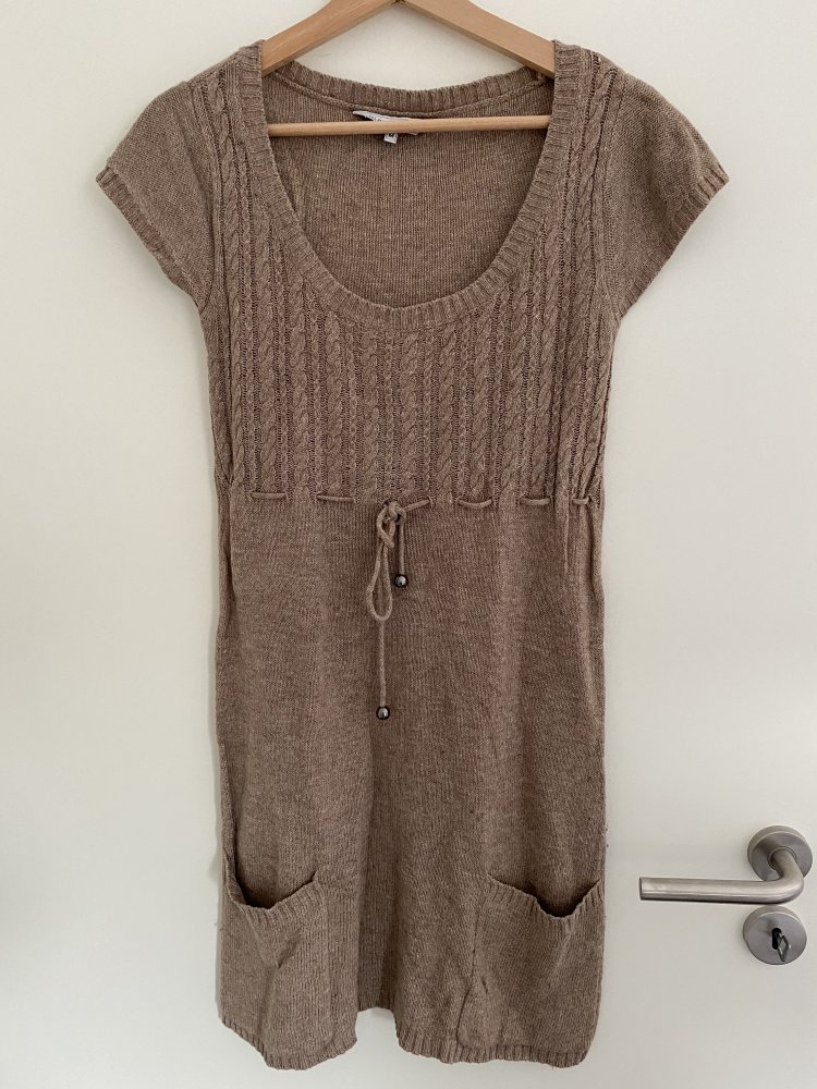 Hellbraunes Strickkleid