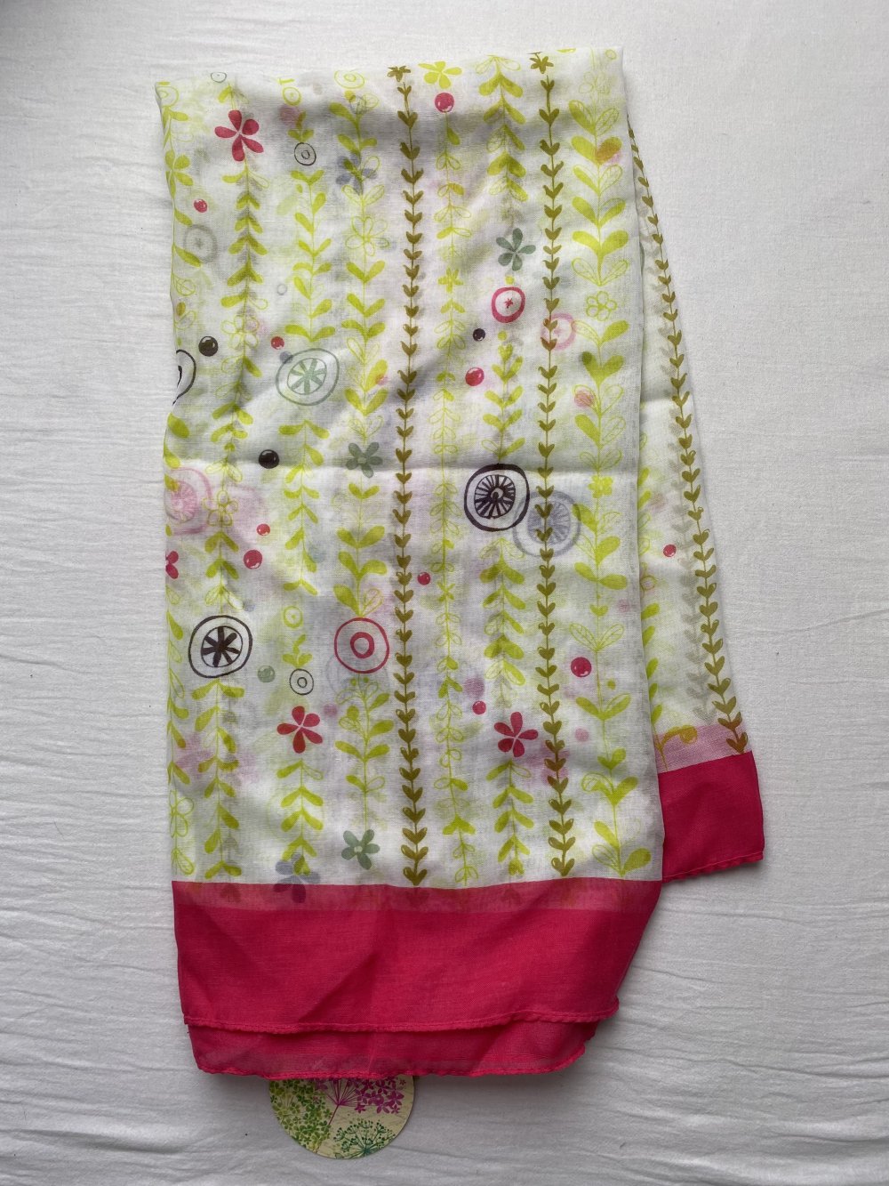 Tuch mit Blumen Muster 