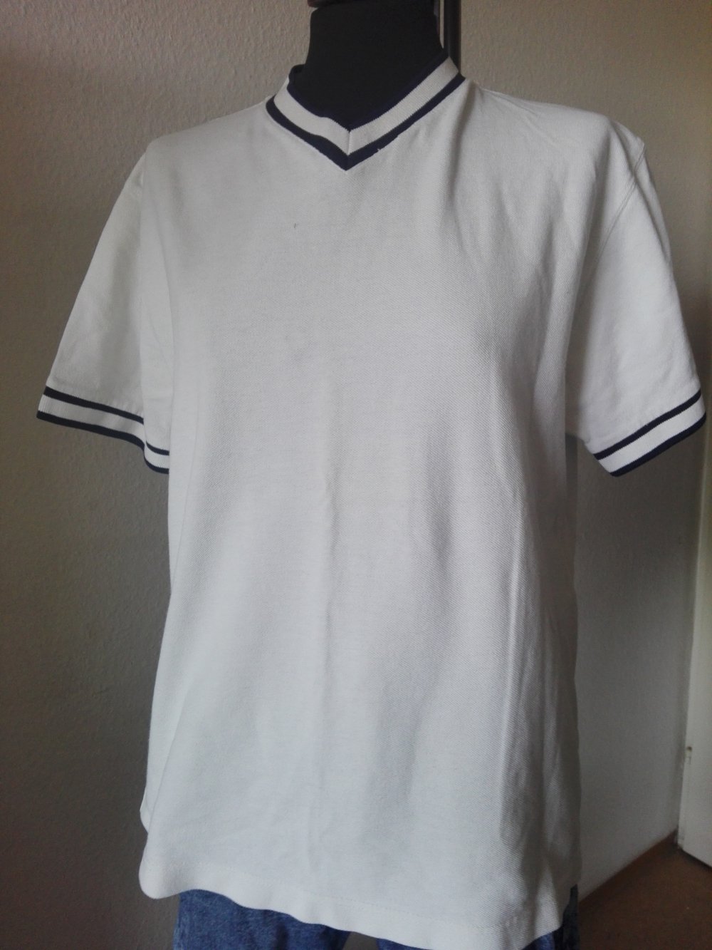 Burton T-Shirt Größe M V-Ausschnitt