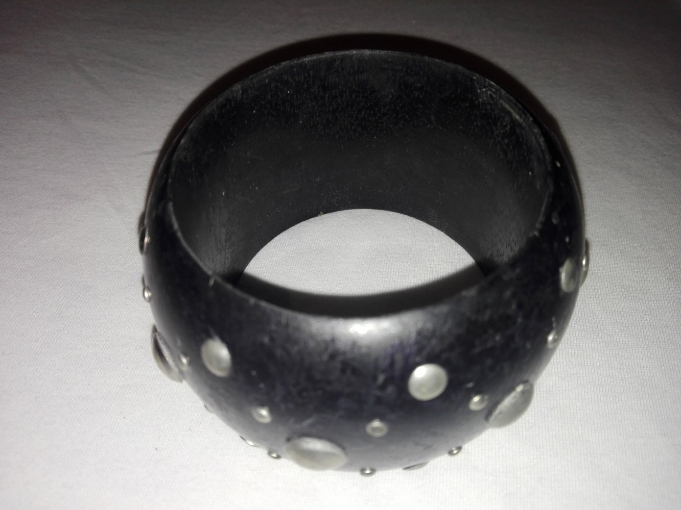 True Vintage Holz Armreif mit Nieten