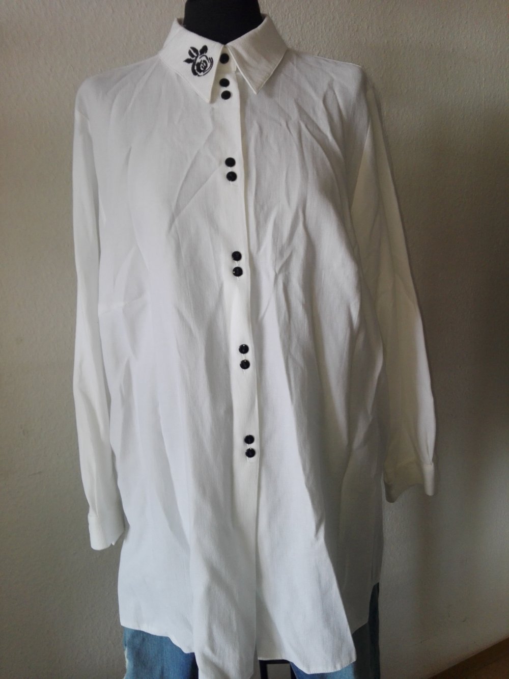 Bluse Hemd Gr.48 Weiß schwarze Rose+Knöpfe