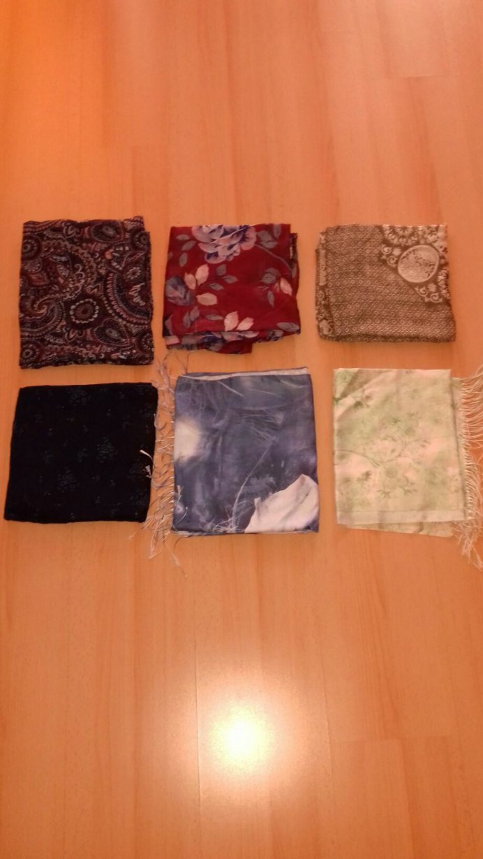 versch. Schals / Tücher