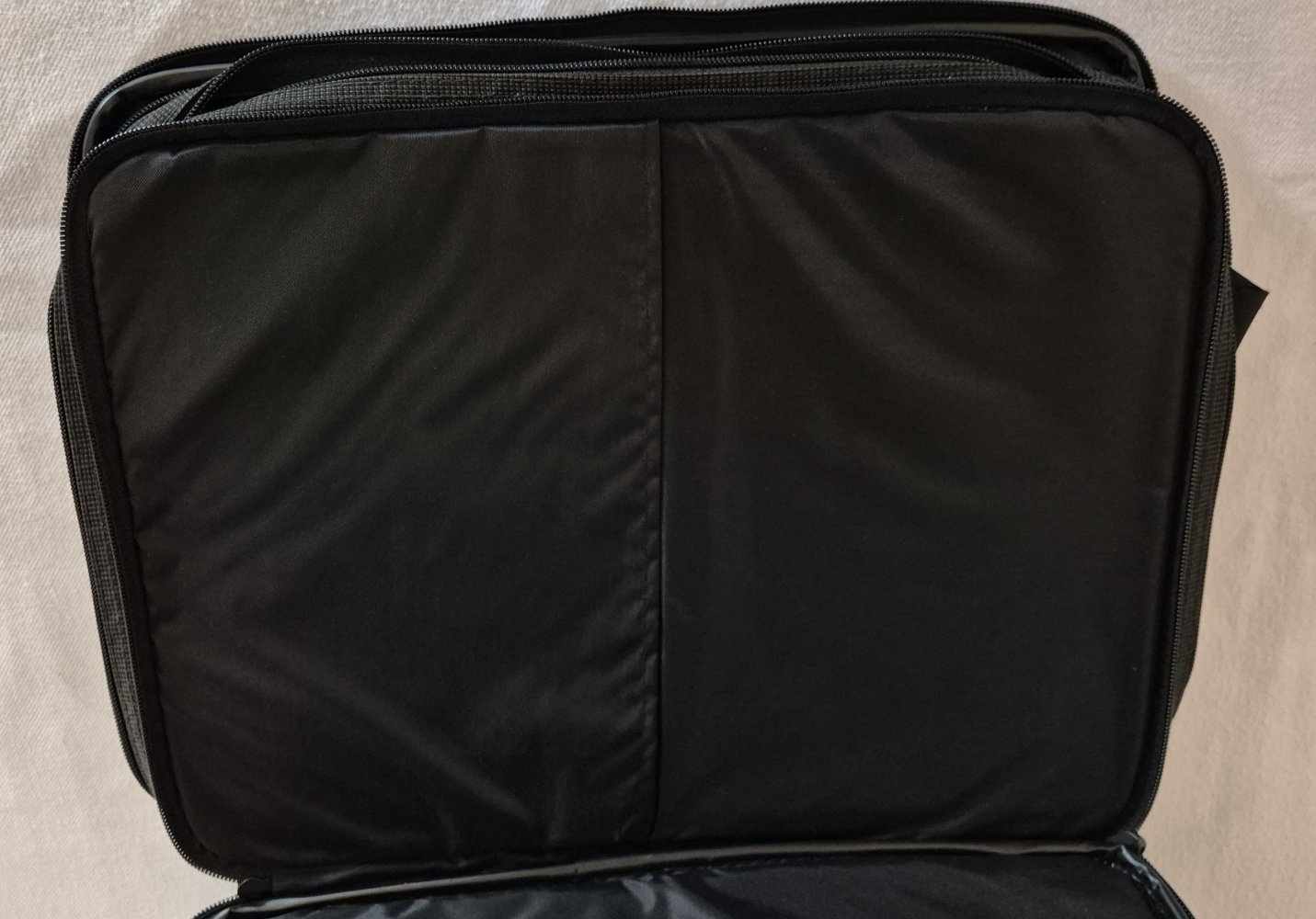 IQ Laptoptasche schwarz 38 cm x 30 cm