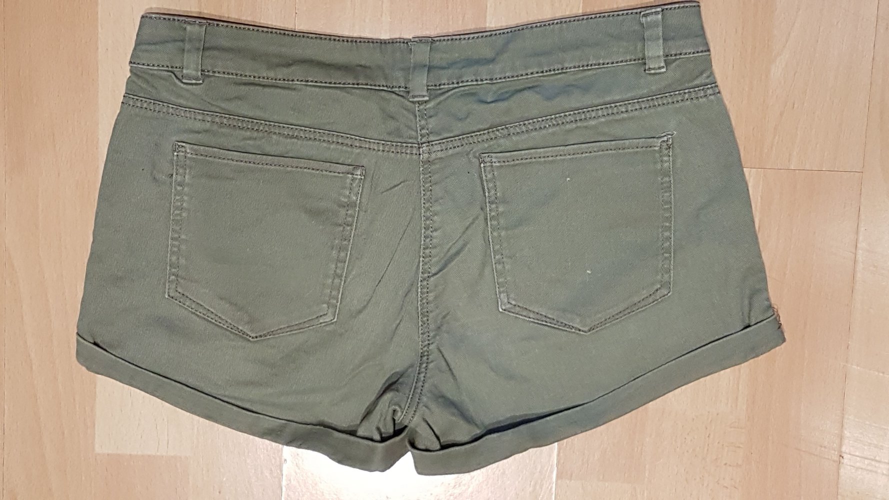 H&M Hotpants, olive, Gr. 36