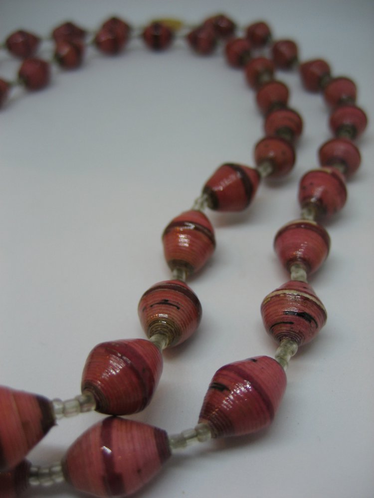 Kette Holz? Papier?, rosa, 90 cm