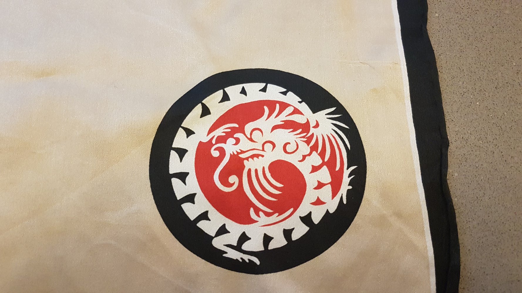 Esprit, Halstuch, beige schwarz Drache