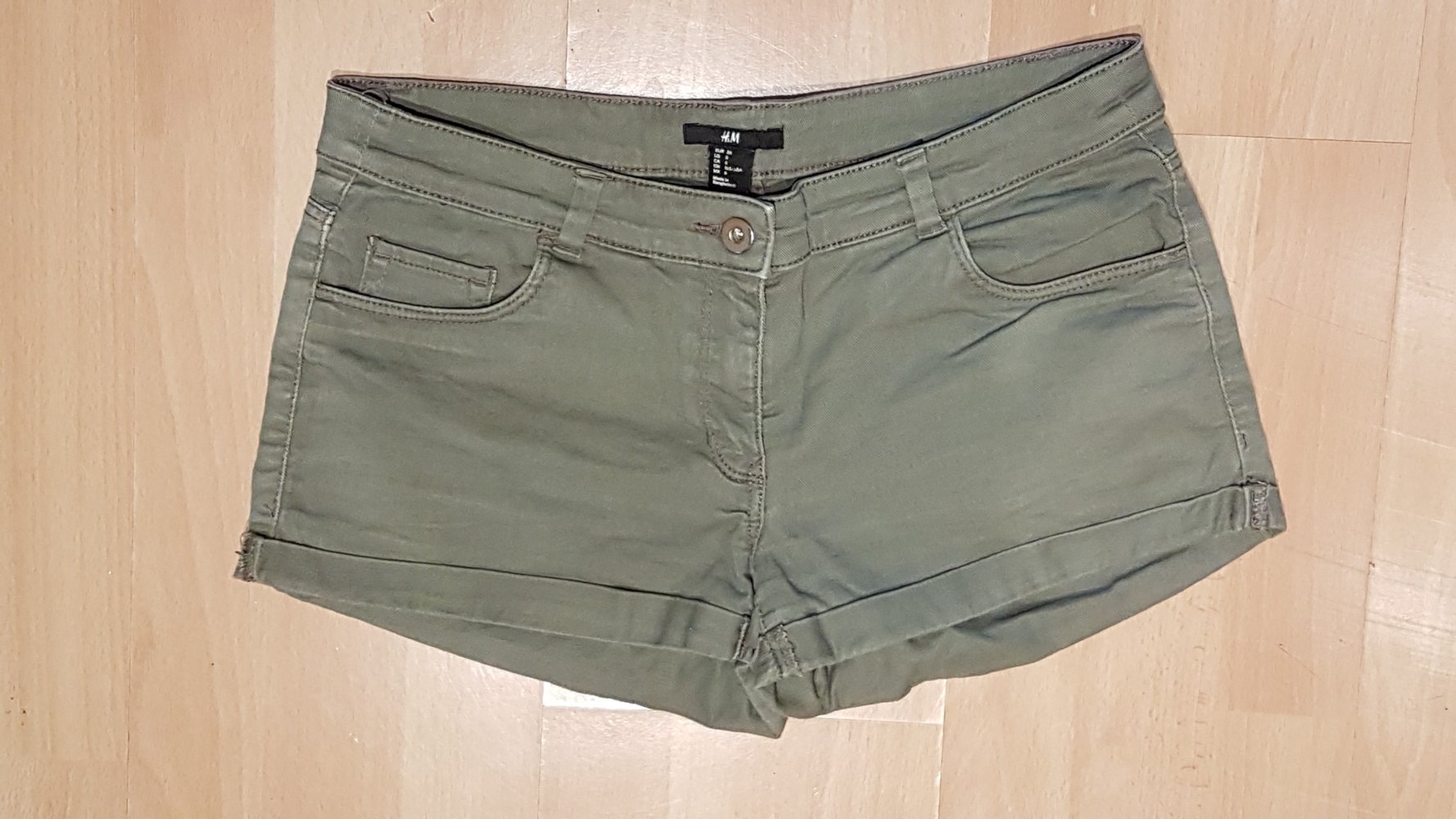H&M Hotpants, olive, Gr. 36