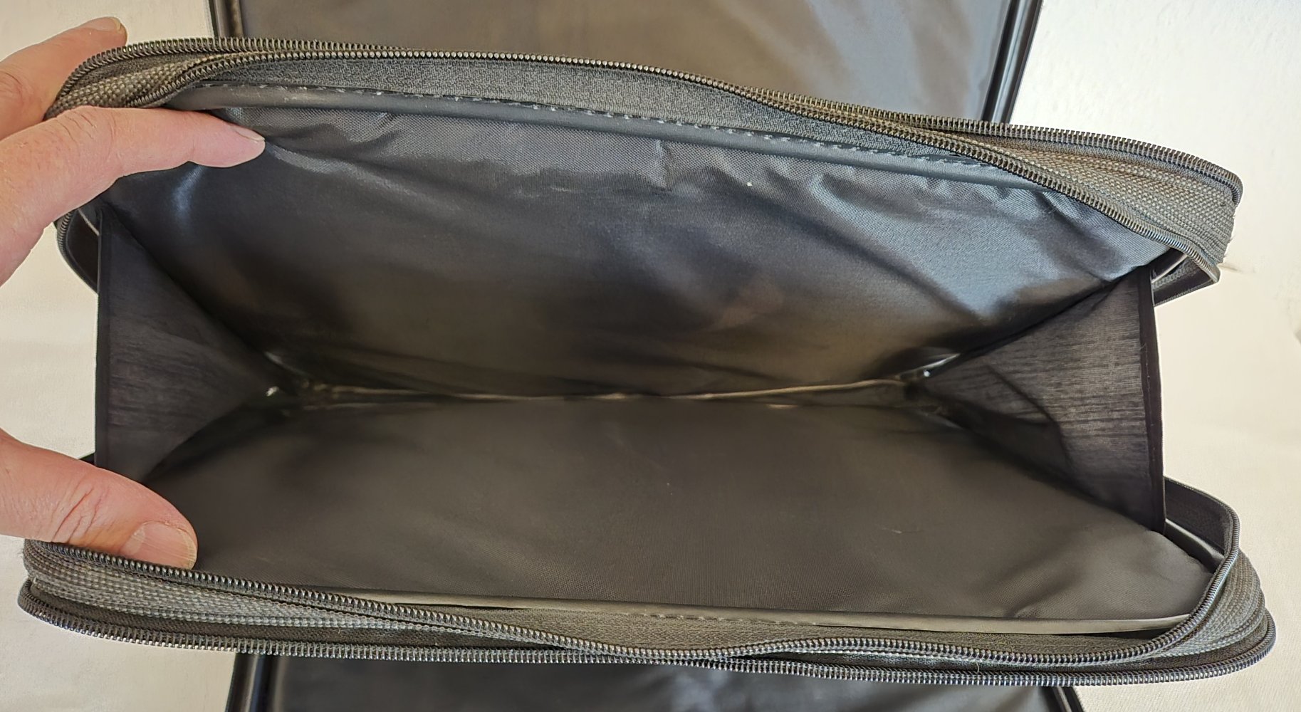 IQ Laptoptasche schwarz 38 cm x 30 cm