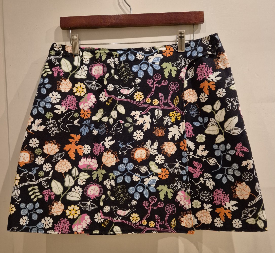 Wenderock Rock schwarz bunt weiß Kreise Gr 38 - 40 Handmade