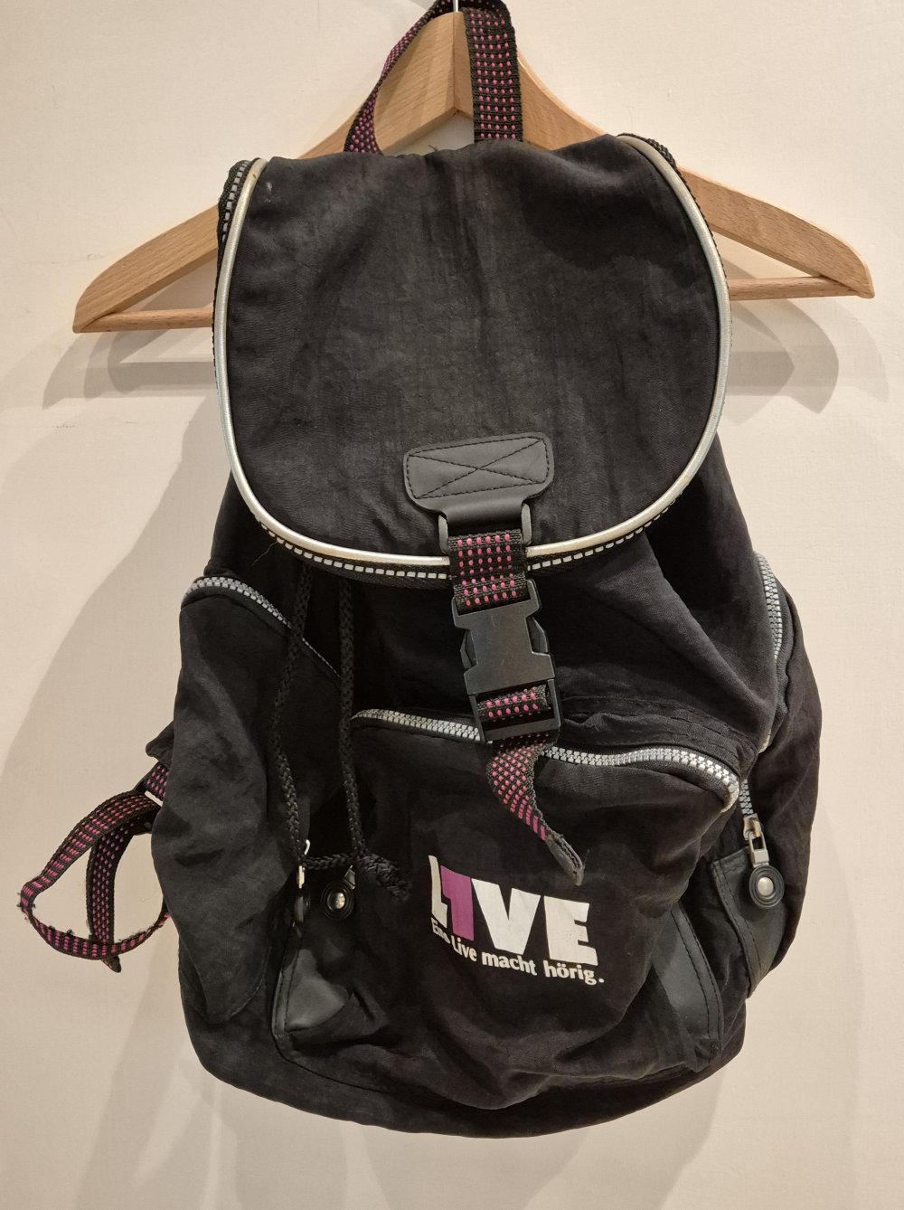 Eins live Rucksack schwarz