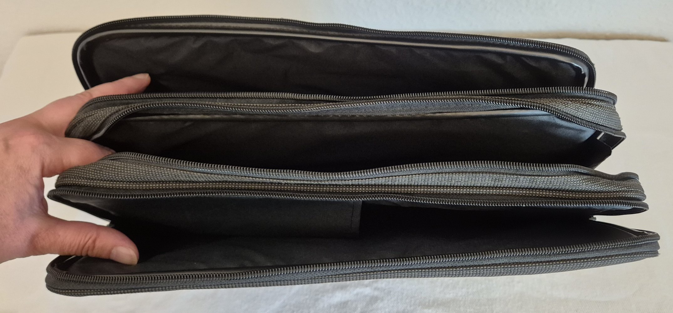 IQ Laptoptasche schwarz 38 cm x 30 cm