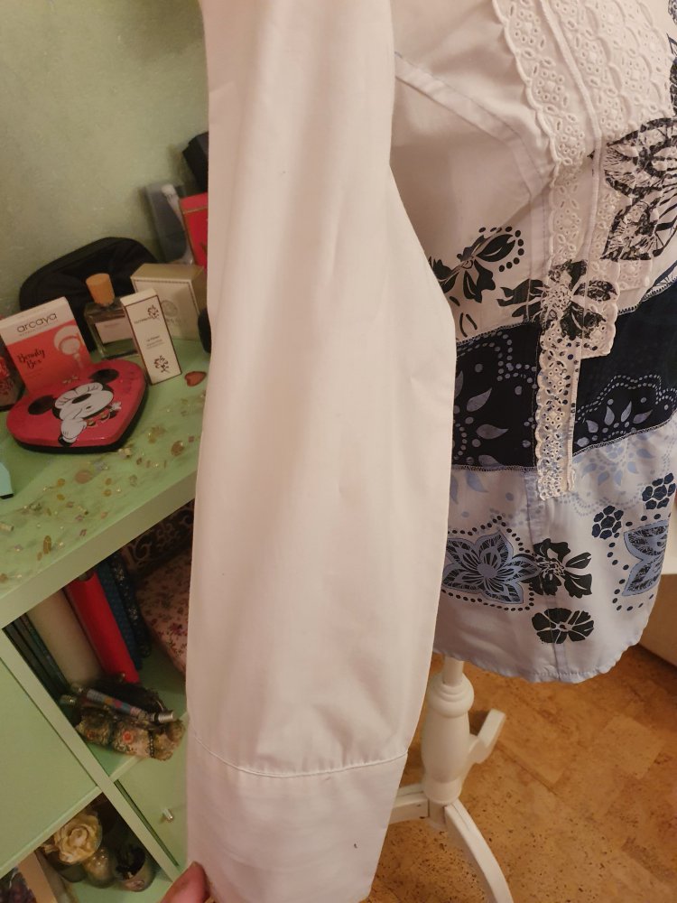 Wunderschöne Bluse blau weiß von Bonita