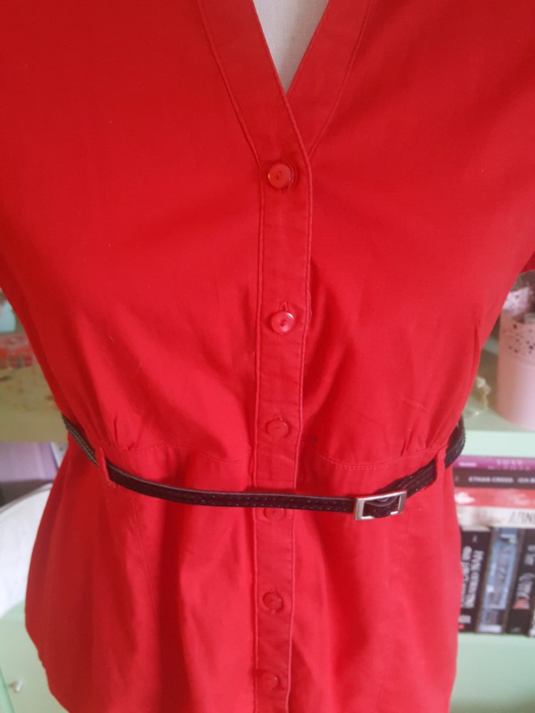 Ausgefallene rote Bluse von Saix Größe 38