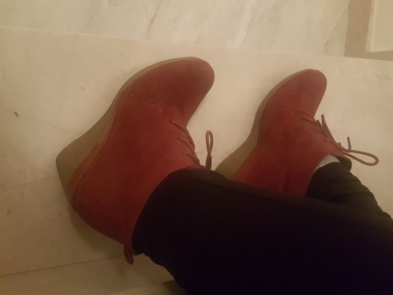 Bordeauxrote Wedges von Claudia Ghizzani / TK Maxx