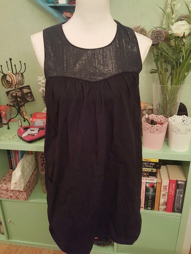 Hübsches Zara Kleidchen