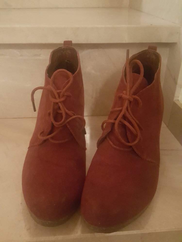 Bordeauxrote Wedges von Claudia Ghizzani / TK Maxx