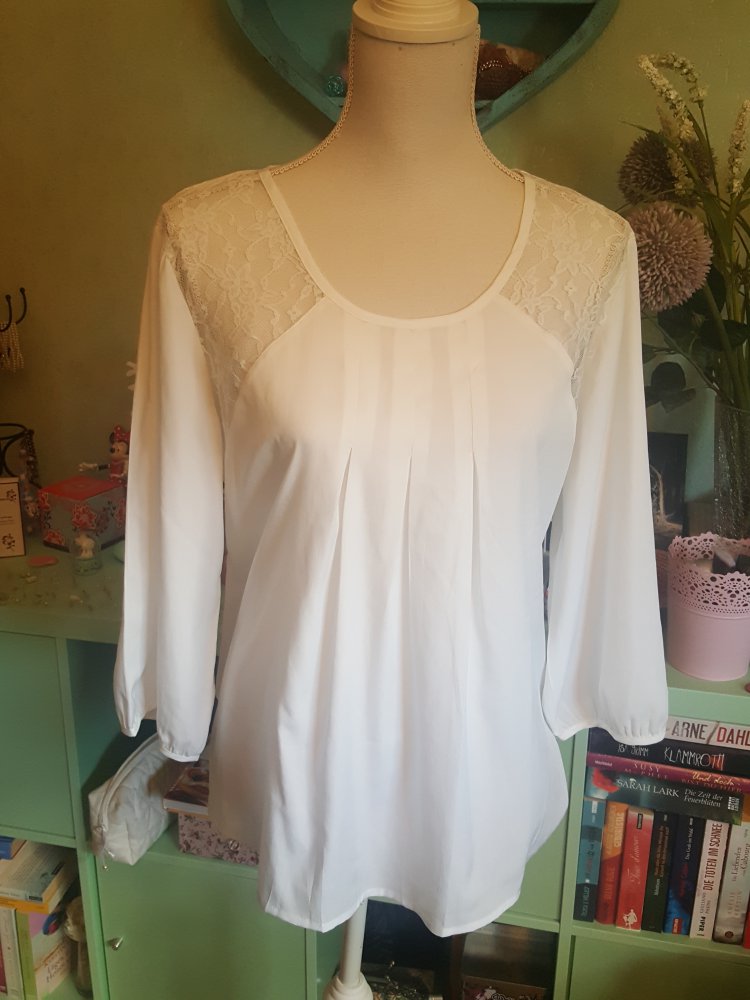 Weiße Bluse von Vero Moda mit Spitzeneinsatz