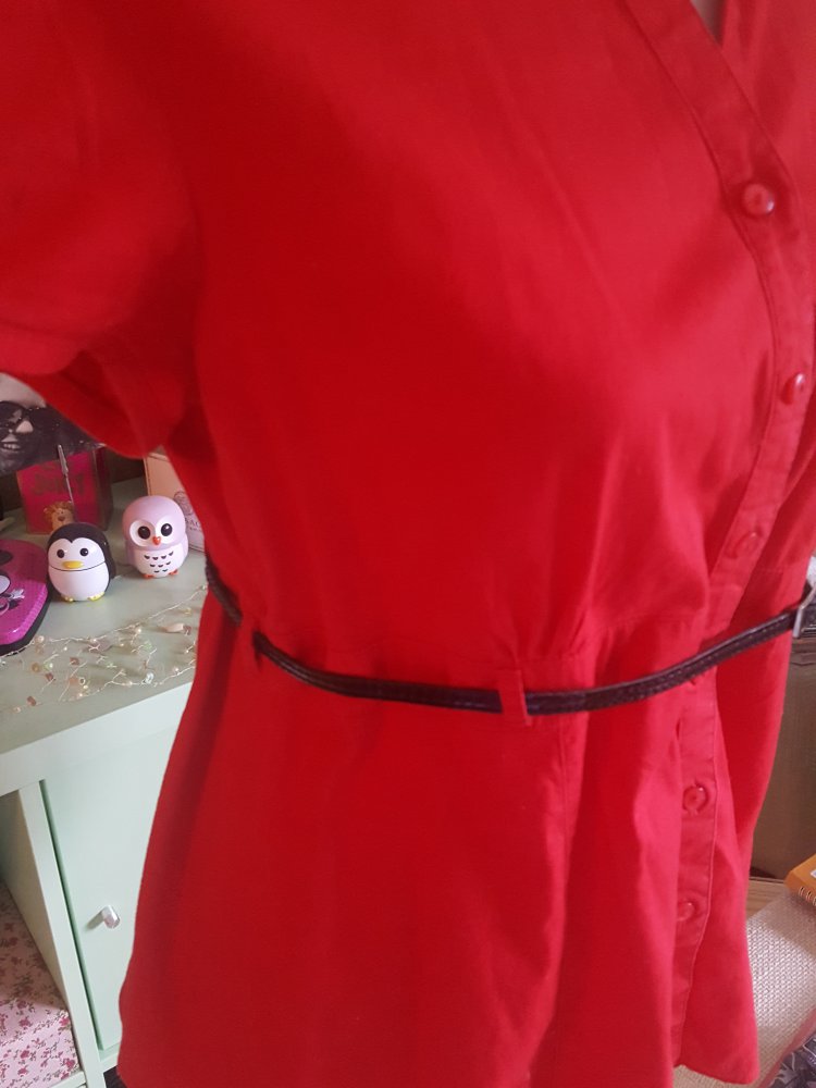 Ausgefallene rote Bluse von Saix Größe 38